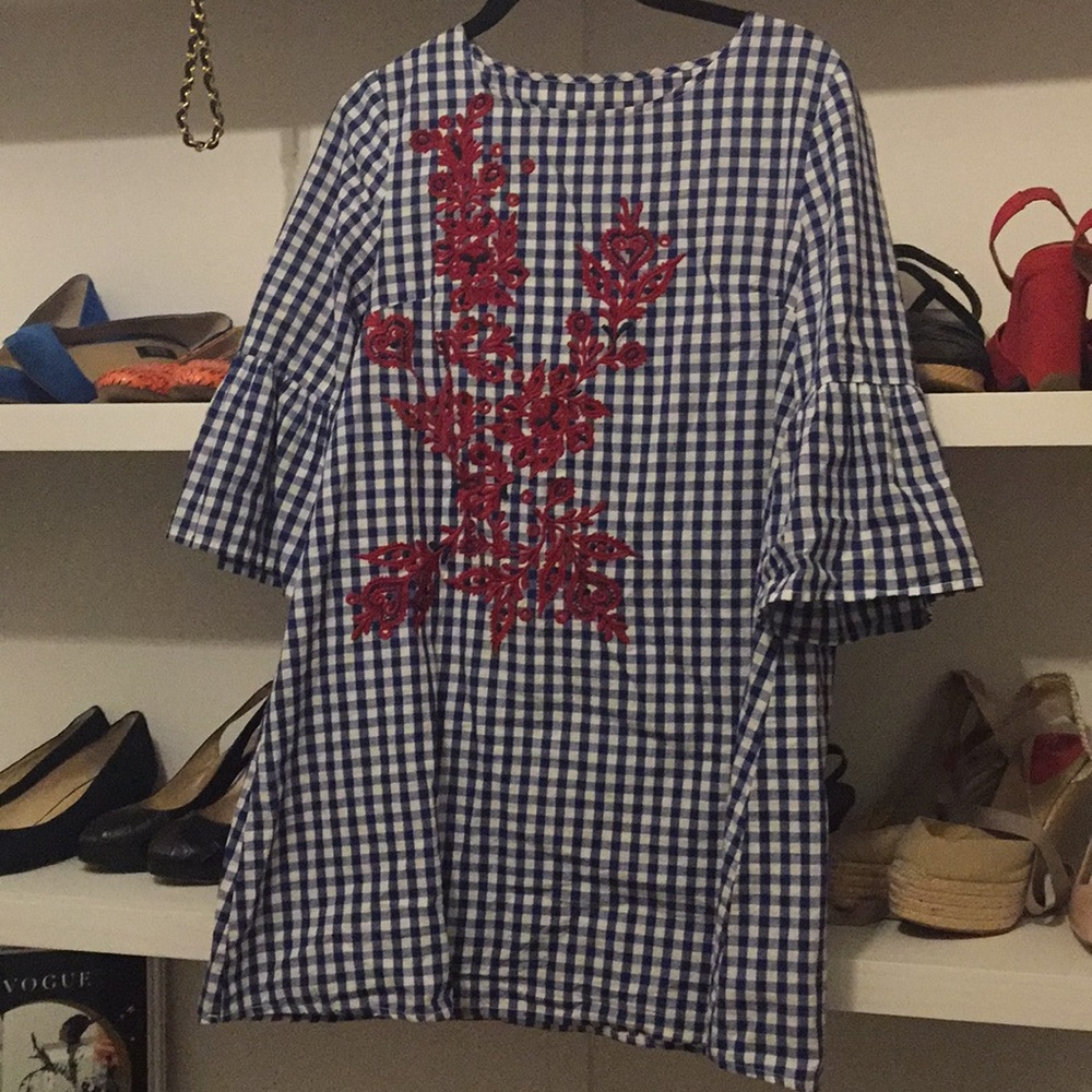 Gingham embroidered tunic